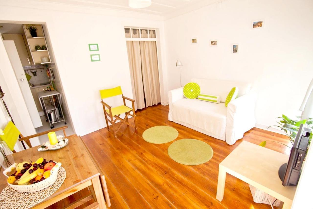 With One Bedroom In With Wonderful City View Balcony And Wifi 12 Km From The Beach Lisbon