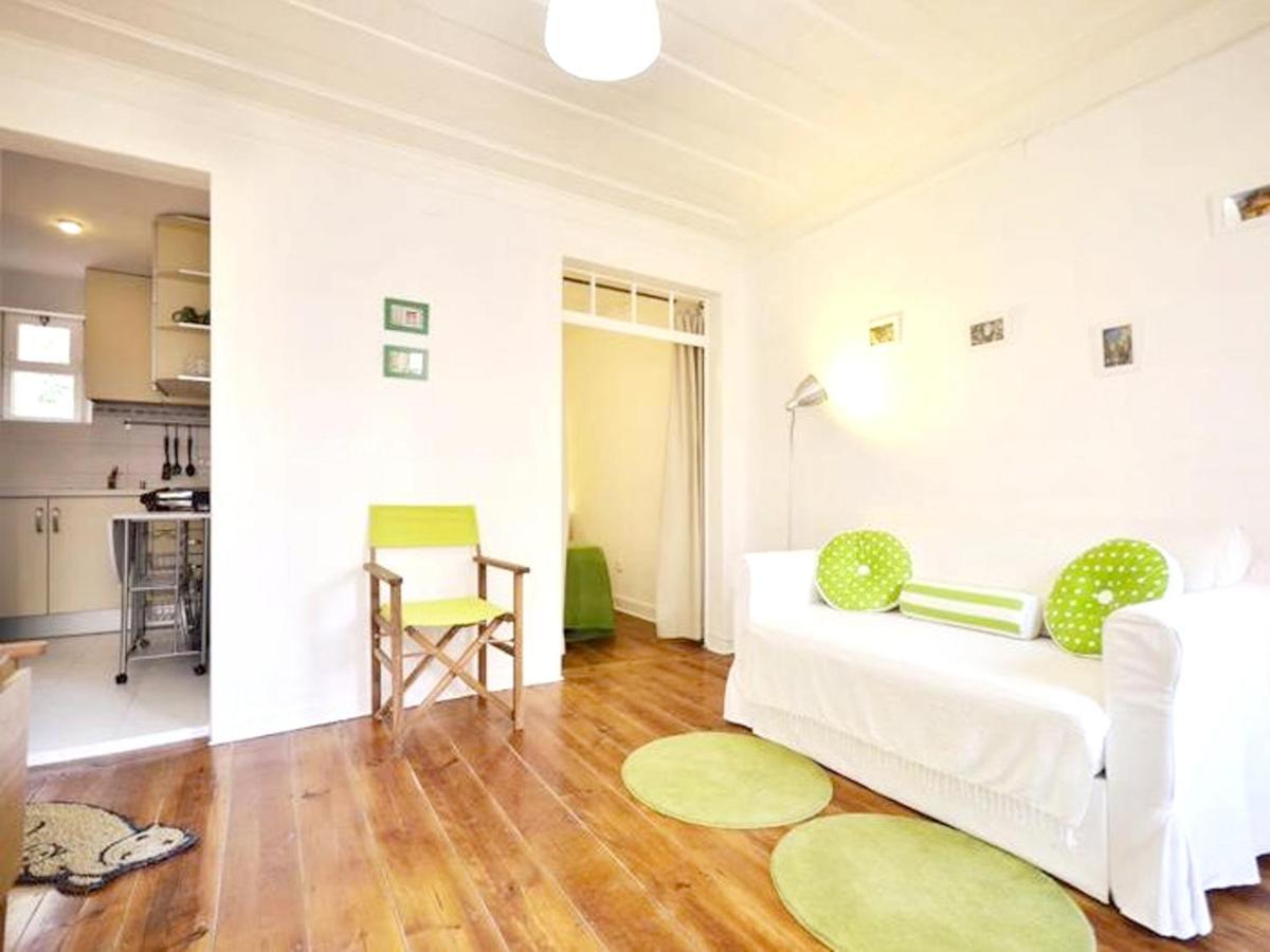 With One Bedroom In With Wonderful City View Balcony And Wifi 12 Km From The Beach Appartement Lisboa