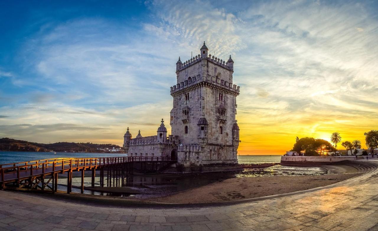 With One Bedroom In With Wonderful City View Balcony And Wifi 12 Km From The Beach Appartement Lisboa