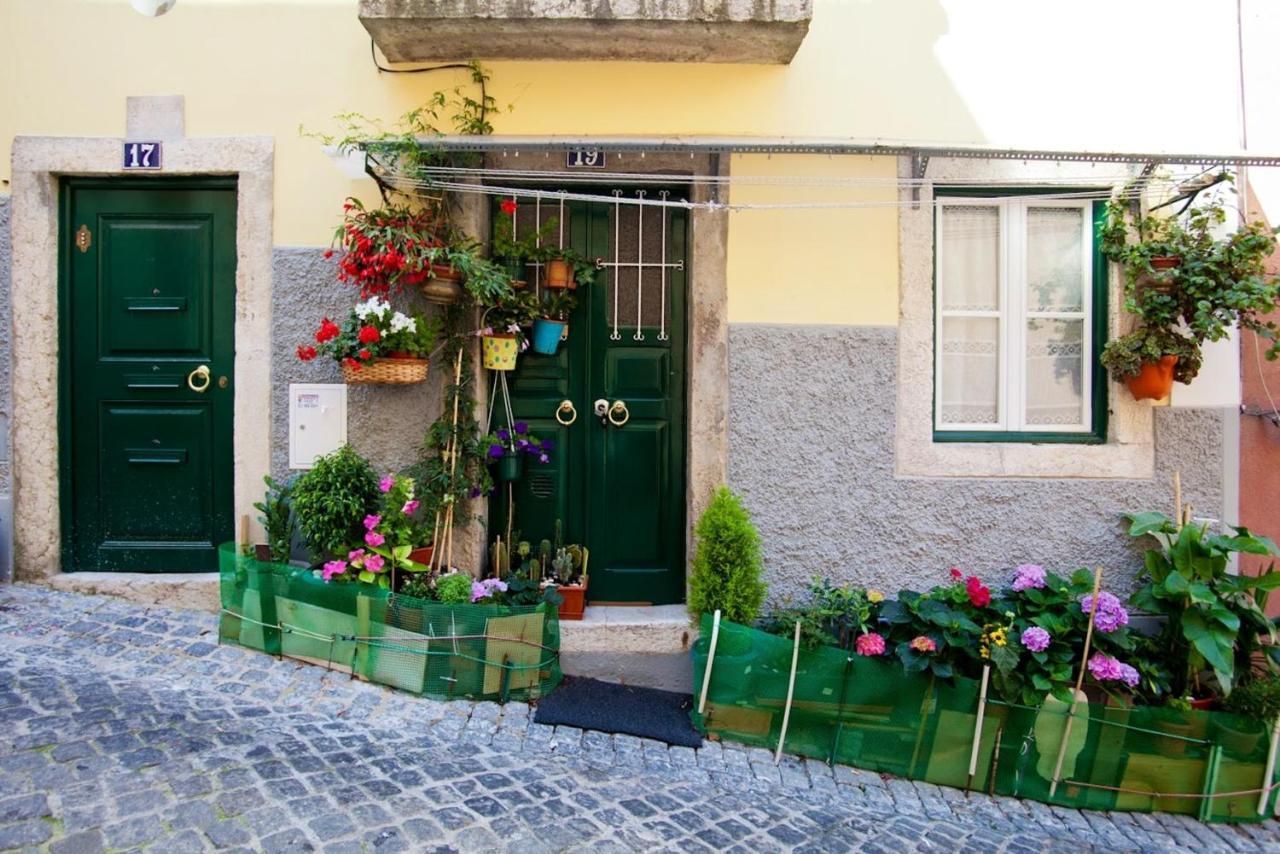 With One Bedroom In With Wonderful City View Balcony And Wifi 12 Km From The Beach Appartement Lisboa